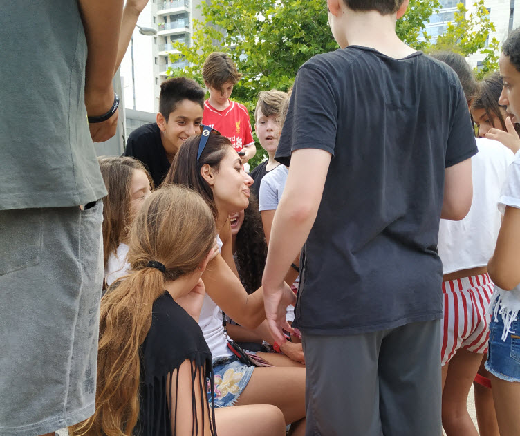 פפראצי: אירה דולפין הופכת לכוכבת ילדים ומגלה למי נתנה את הקול שלה!?