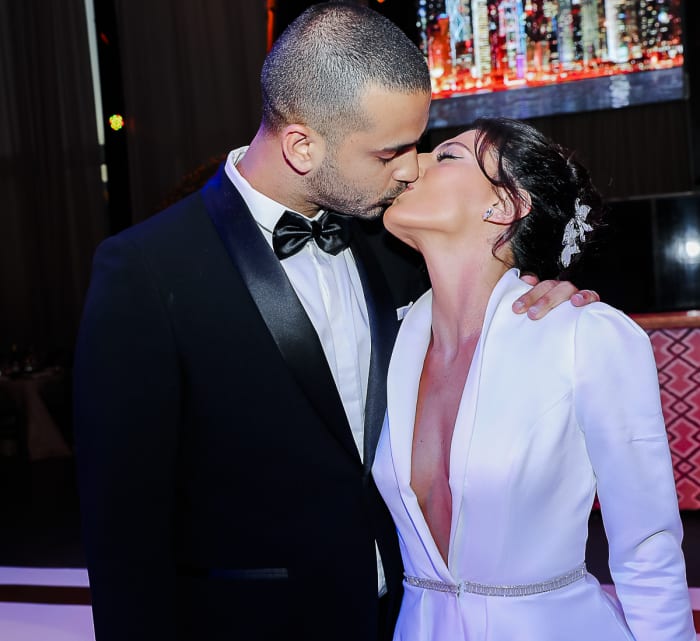 מחויכת ונוצצת: דניאל גרינברג בנוכחות חגיגית בלי אייל גולן!