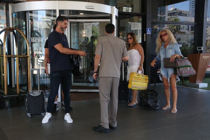 אלה לא אשליות, ג'ובאני רוסו מתרגל לחיים כמיליונר