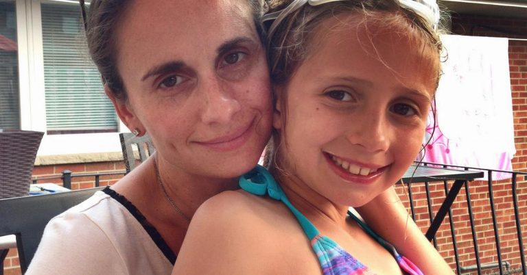 זו נראית כמו תמונה תמימה? המשטרה הזהירה אבל לאמא הזאת זה כבר מאוחר מדי