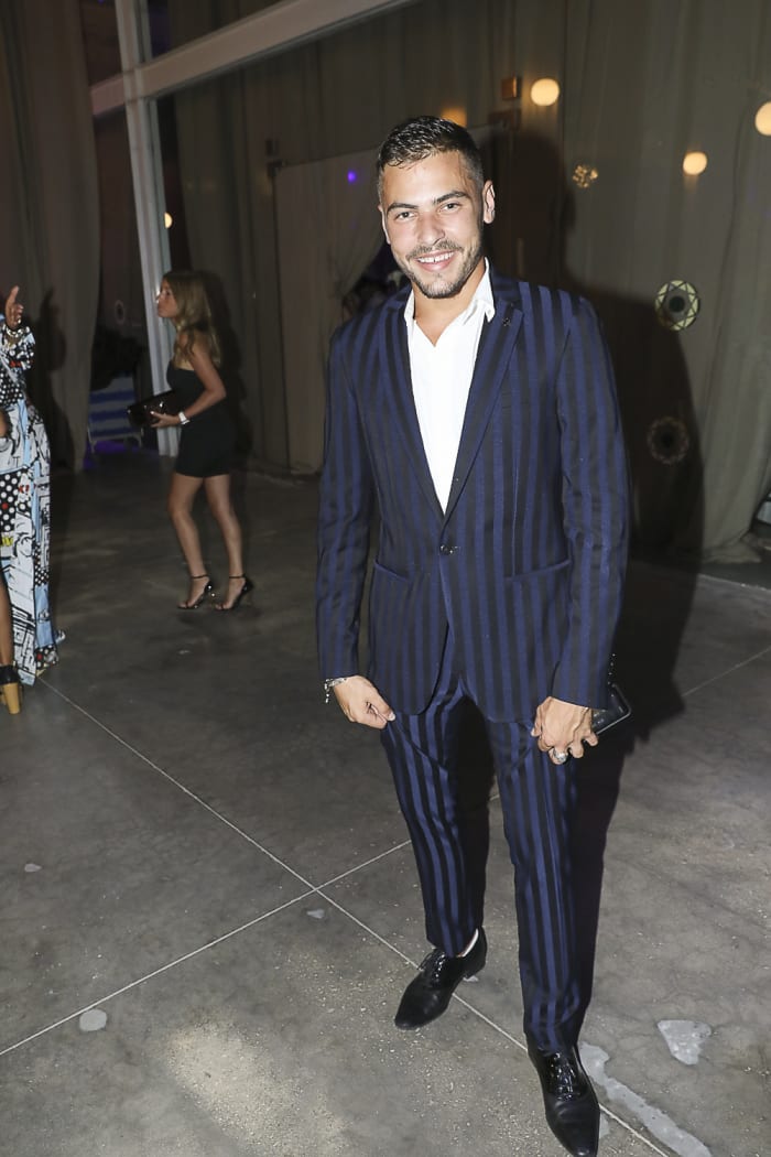 כל העולם ואשתו מרימים בחתונה של רון אלוף