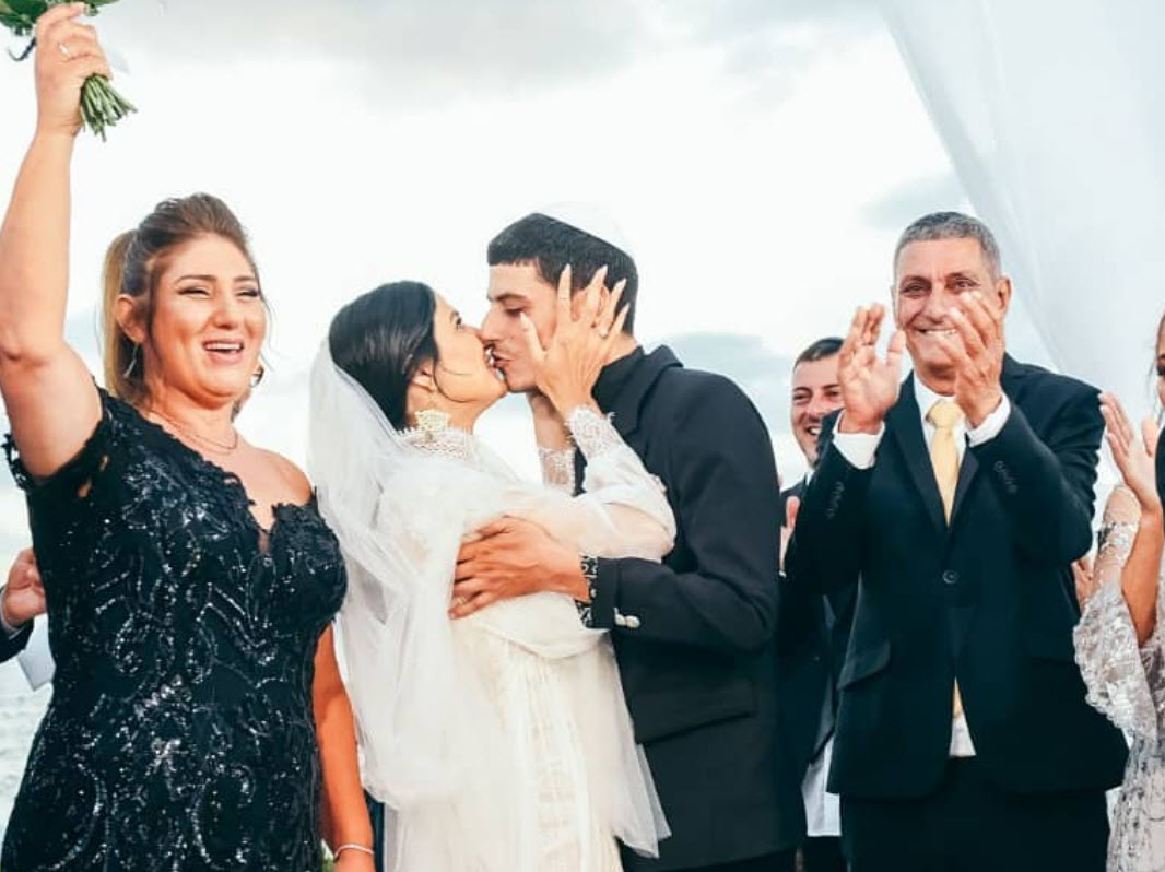 מגי אזרזר:"קותי אמר לי מילים מתחת לחופה שגרמו לי להתפרץ"