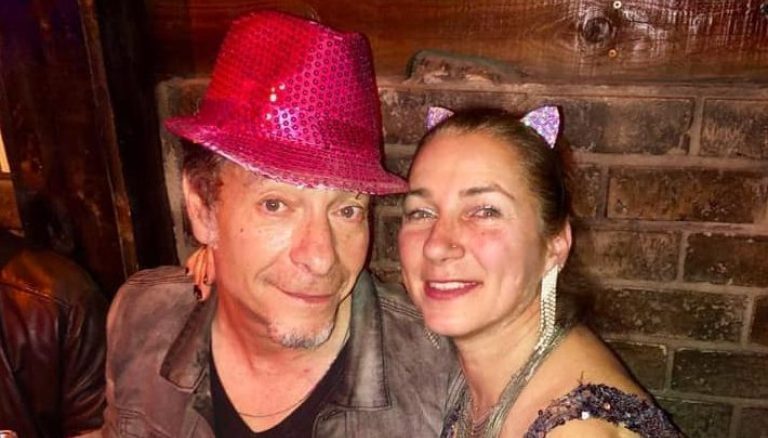 הלם בסצנה: אשתו של הזמר ערן צור הלכה לעולמה בגיל 52