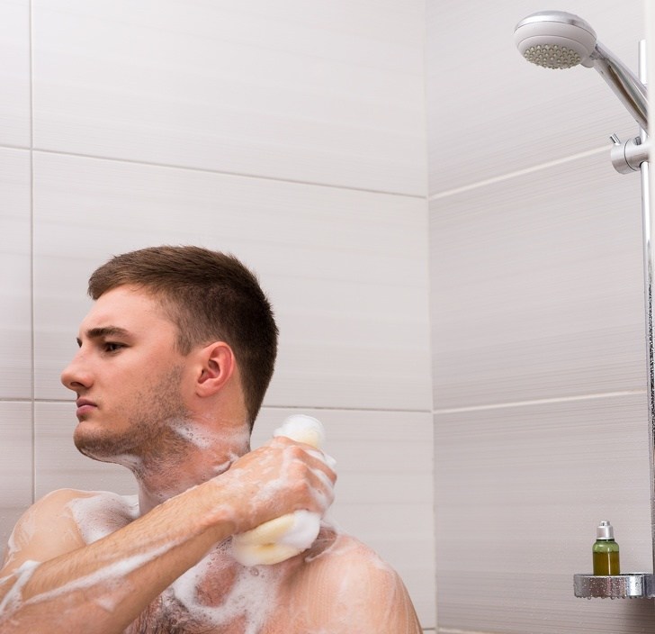 האיזור בגוף אותו אתם רוחצים קודם במקלחת אומר משהו על האישיות שלכם