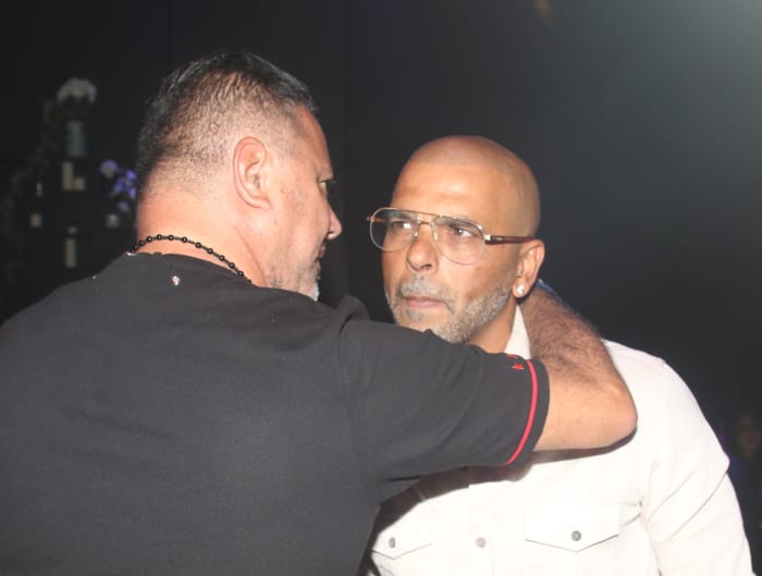 לקחו פסק זמן? אייל גולן חגג בלי דניאל גרינברג!