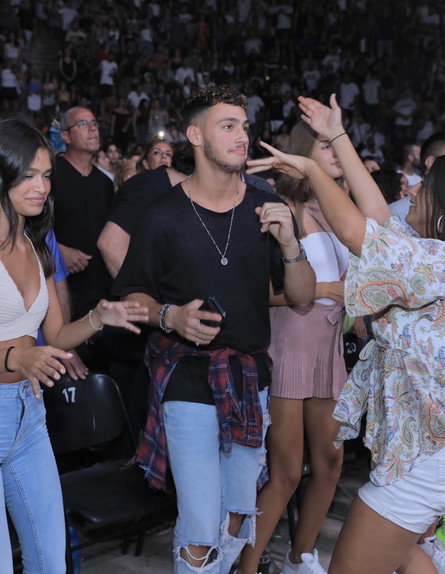 בצל הדרמות: כל החברים הגיעו לפרגן לאייל גולן