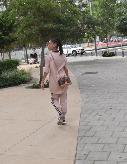 הדוגמנית ירדה מביתו של בן אל - וצולמה