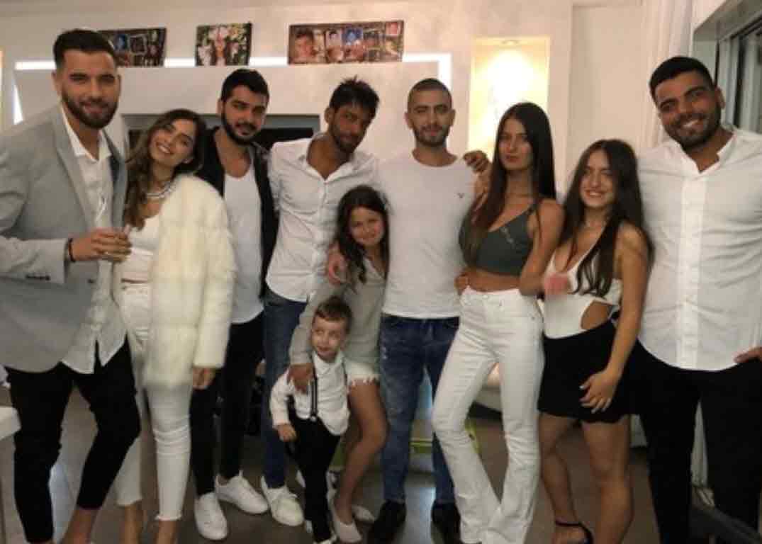 הרוצחת מארי פיזם מגנה על בת דודה של טום קשתי בכלא!