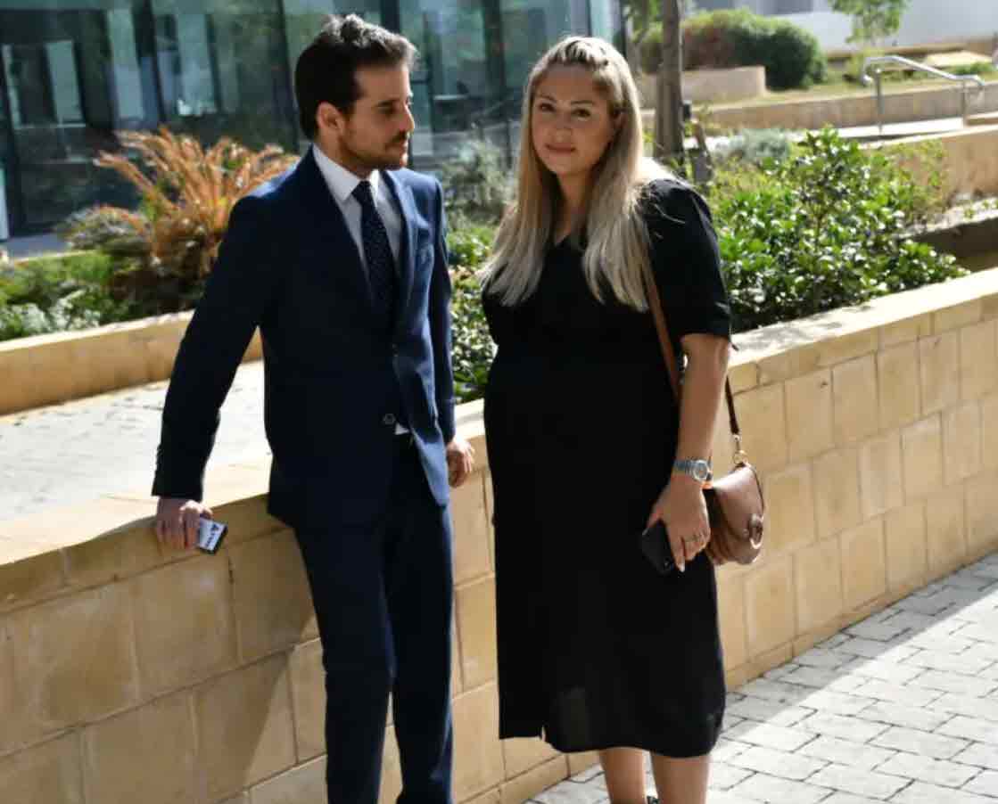 ליהיא גרינר נוקמת בשוטר שתבע אותה וסוגרת חשבון!