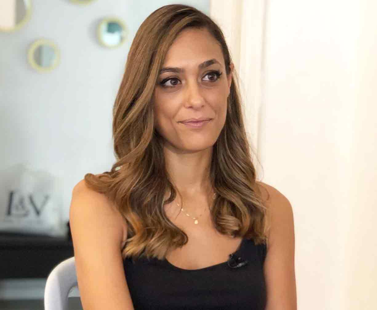 דקלה מחתונה ממבט לראשון כבר ממש לא נראית ככה!