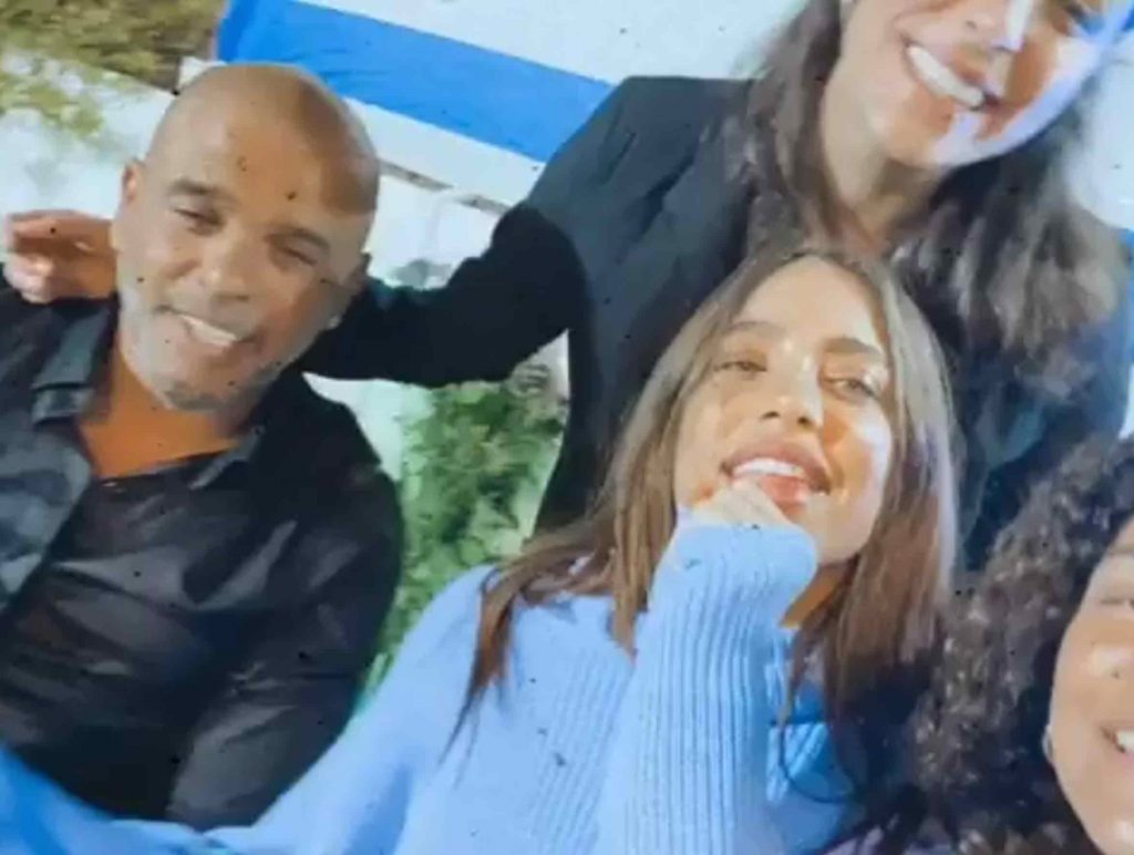 פסחו על הסגר: אייל גולן ודניאל גרינברג חגגו עצמאות עם כל החברים!