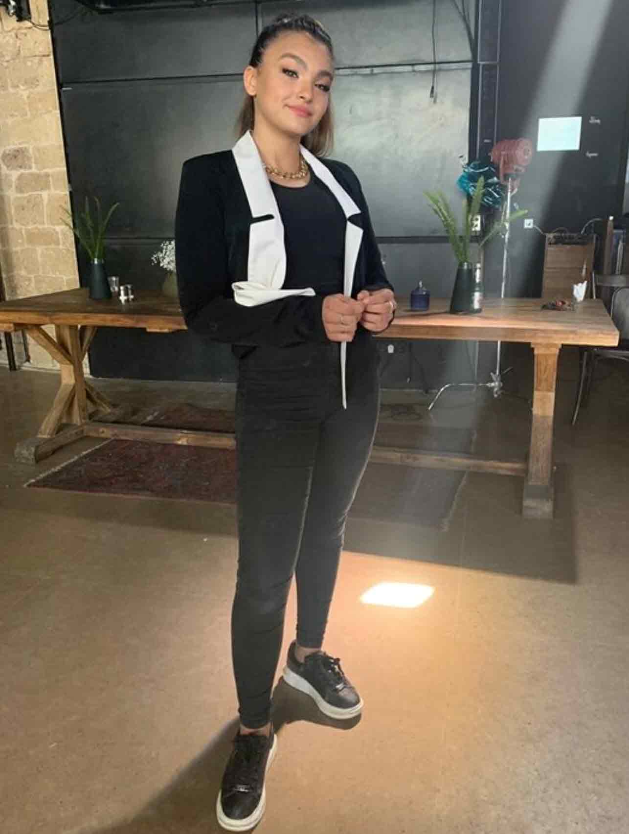 אלין גולן גונבת לאייל גולן את ההצגה בקליפ חדש שלו!?