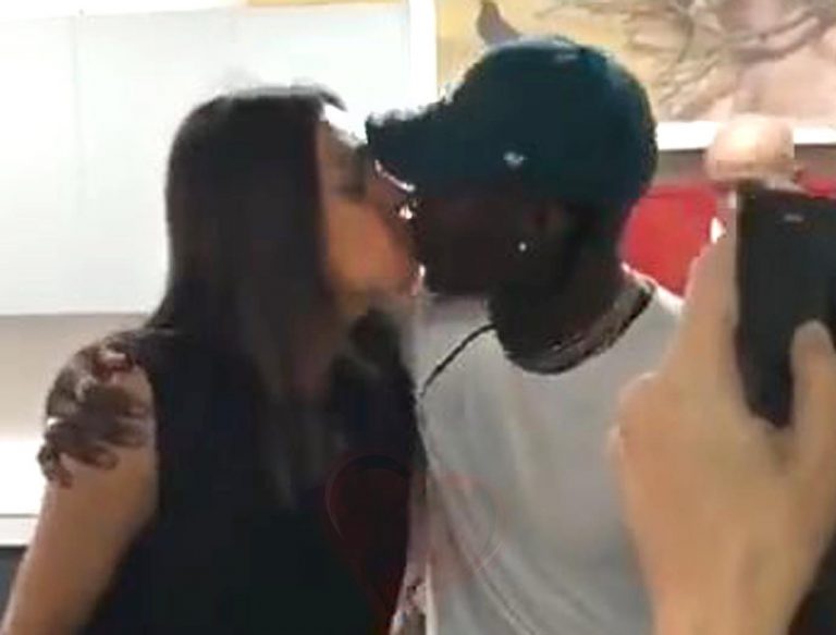 הנשיקה שגרמה לסערה ברשת מקבלת תפנית חדשה?!