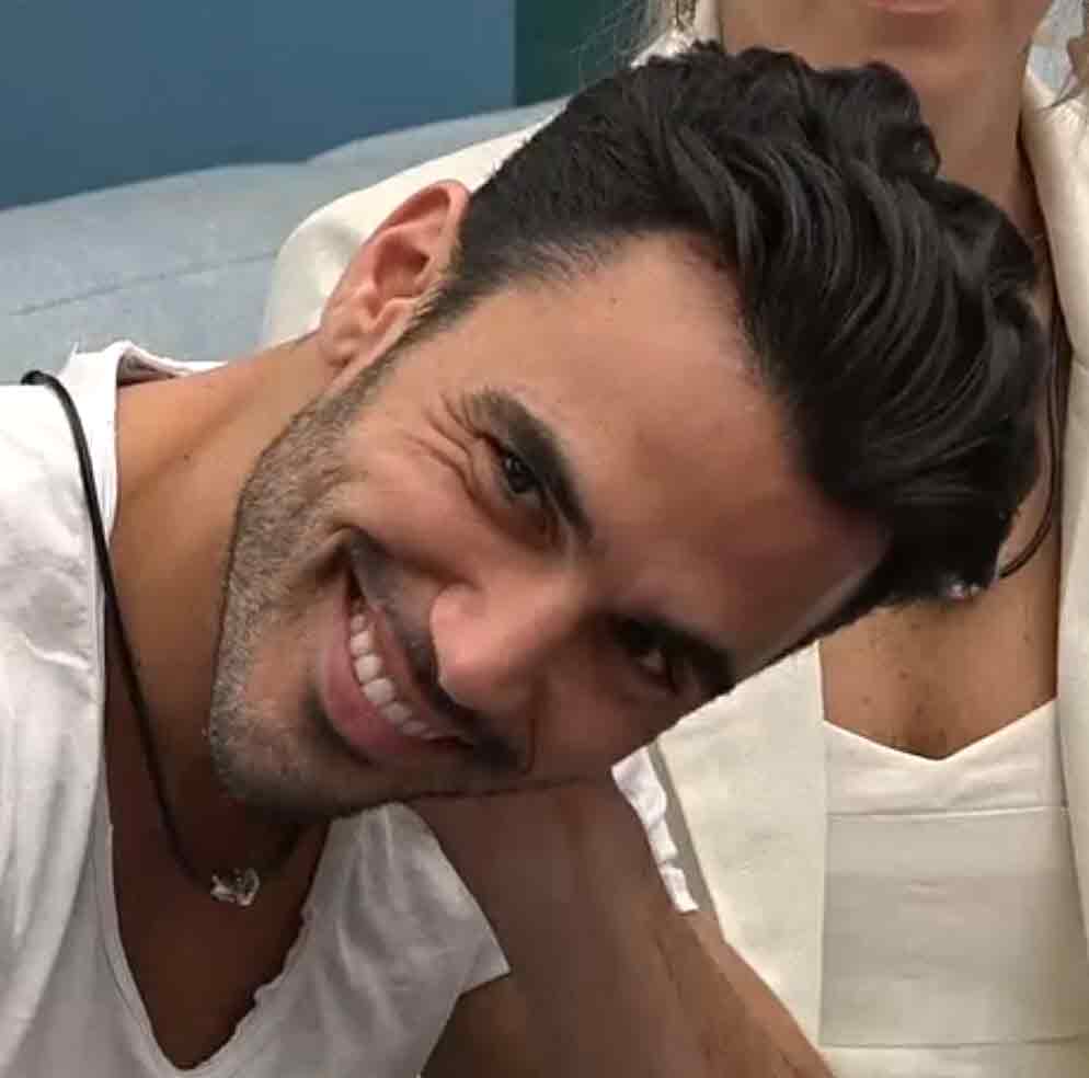 תום מנסה לעבוד על רמי וכמעט גורם לדיוויד להתקף לב!