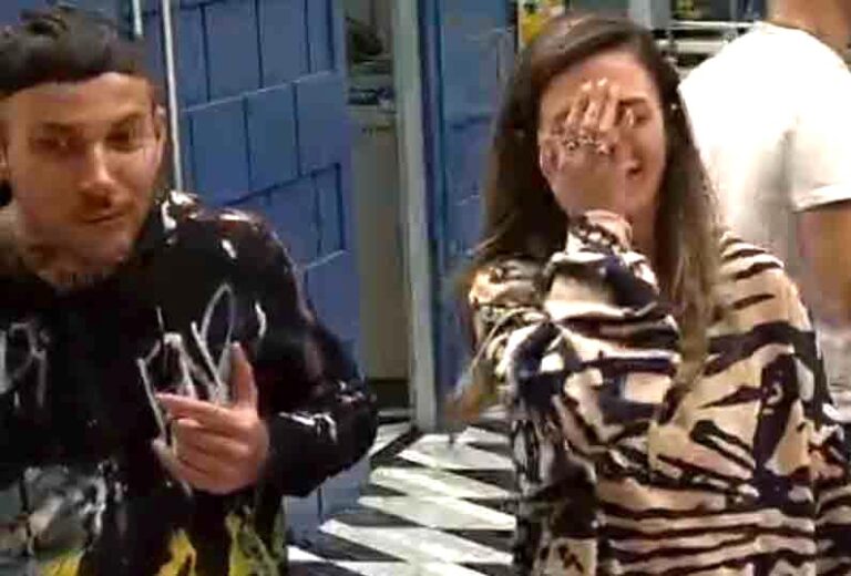 הפעם זה השיא: נועה יונני תופסת את ג'וזי זירה בביצים!