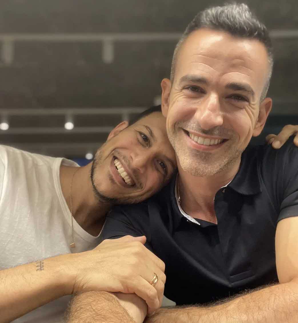 ההפתעה המרגשת של אסי עזר ואלברט אסקולה אחרי 8 שנות זוגיות!