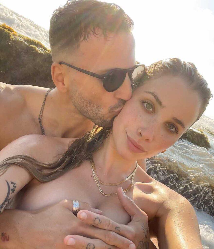 ללא בגדים: החברה של מייקל לואיס חושפת סוד נועז במיוחד!