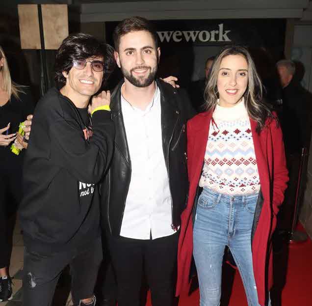 מאוהבים מתמיד: שי יעקובוביץ' ורומי נסט מסמנים מדגמנים זוגיות מול המצלמות