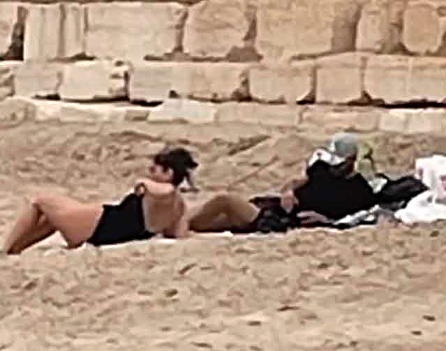 אייל גולן כבר יודע? דניאל גרינברג בילתה היום לצד מישהו חדש!