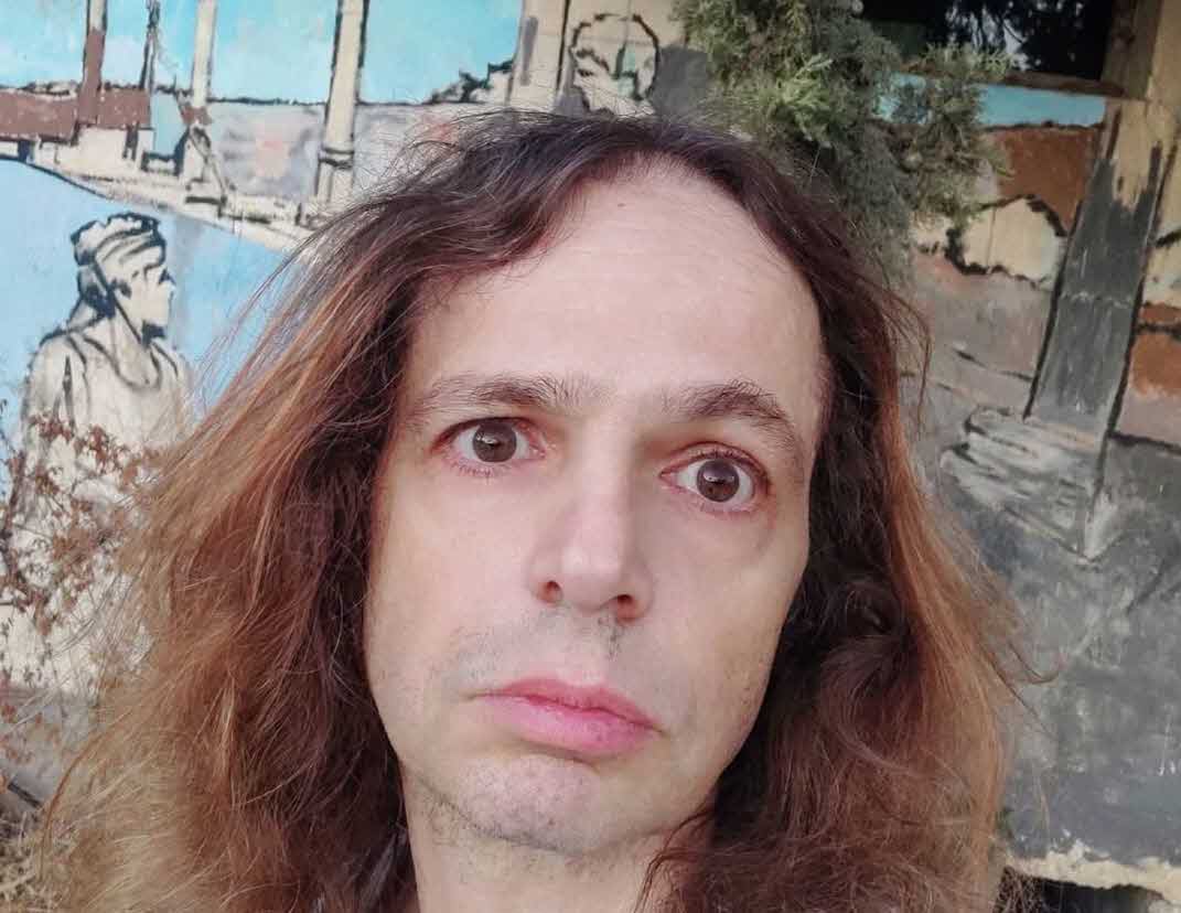 הקשר הזוגי והחדש של אמיר חצרוני:"לא אישה בינונית במחיר מופקע כמו בישראל"