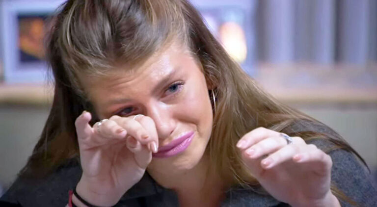 אוי לא: התקרית האלימה אליה נקלעה טיילור מלכוב והסתיימה באגרוף