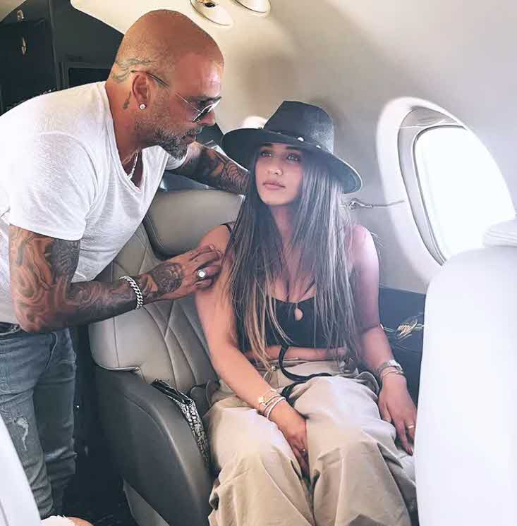 התקרית שעברה את הגבול עם מעריצי אייל גולן:"לכו מפה מהר לפני שאני מזמין משטרה!"