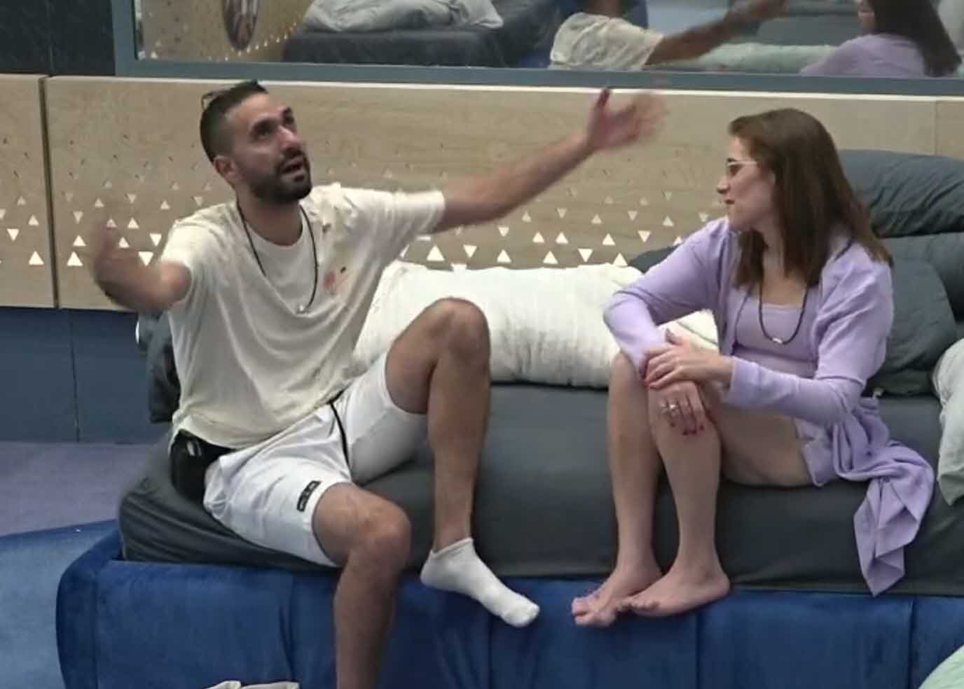 "עבודה בעיניים, חושבים שהצופים מטומטמים" זעם על בחירתה של שרין להכניס את משה!