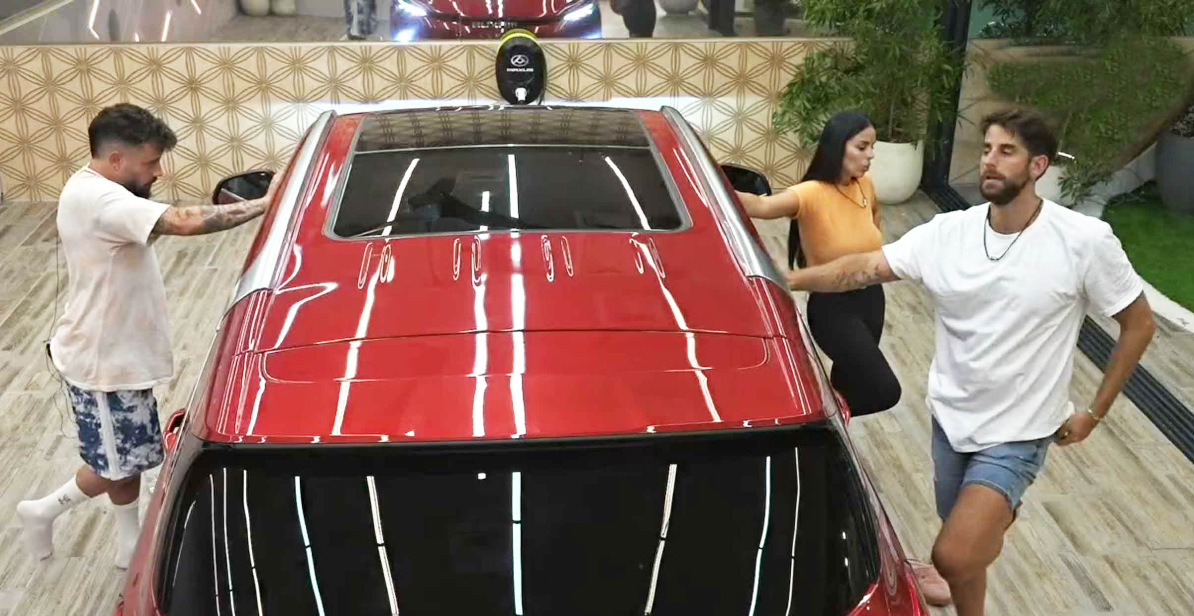 מי דייר האח הגדול שמגיע לו כפרס את הרכב החדש?