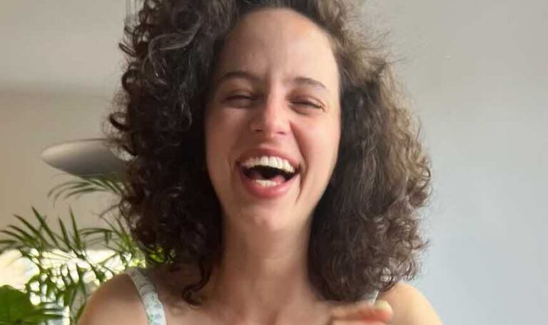 אופס פאדיחה: התמונה הלא צנועה ששלחה קורין גדעון לאבא של בעלה חילי~