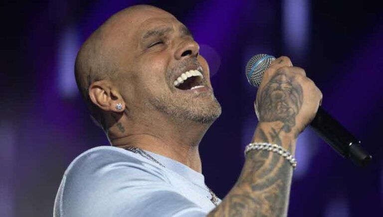 המופע יבוטל? אייל גולן סופג אש ברשת:"בושה לתת לאדם כזה מקום ובמה"