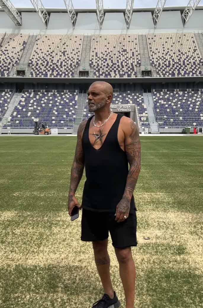 דניאל גרינברג משתפת סטורי לצד אייל גולן ובנה רון מבית החולים:"מלך שלי!"