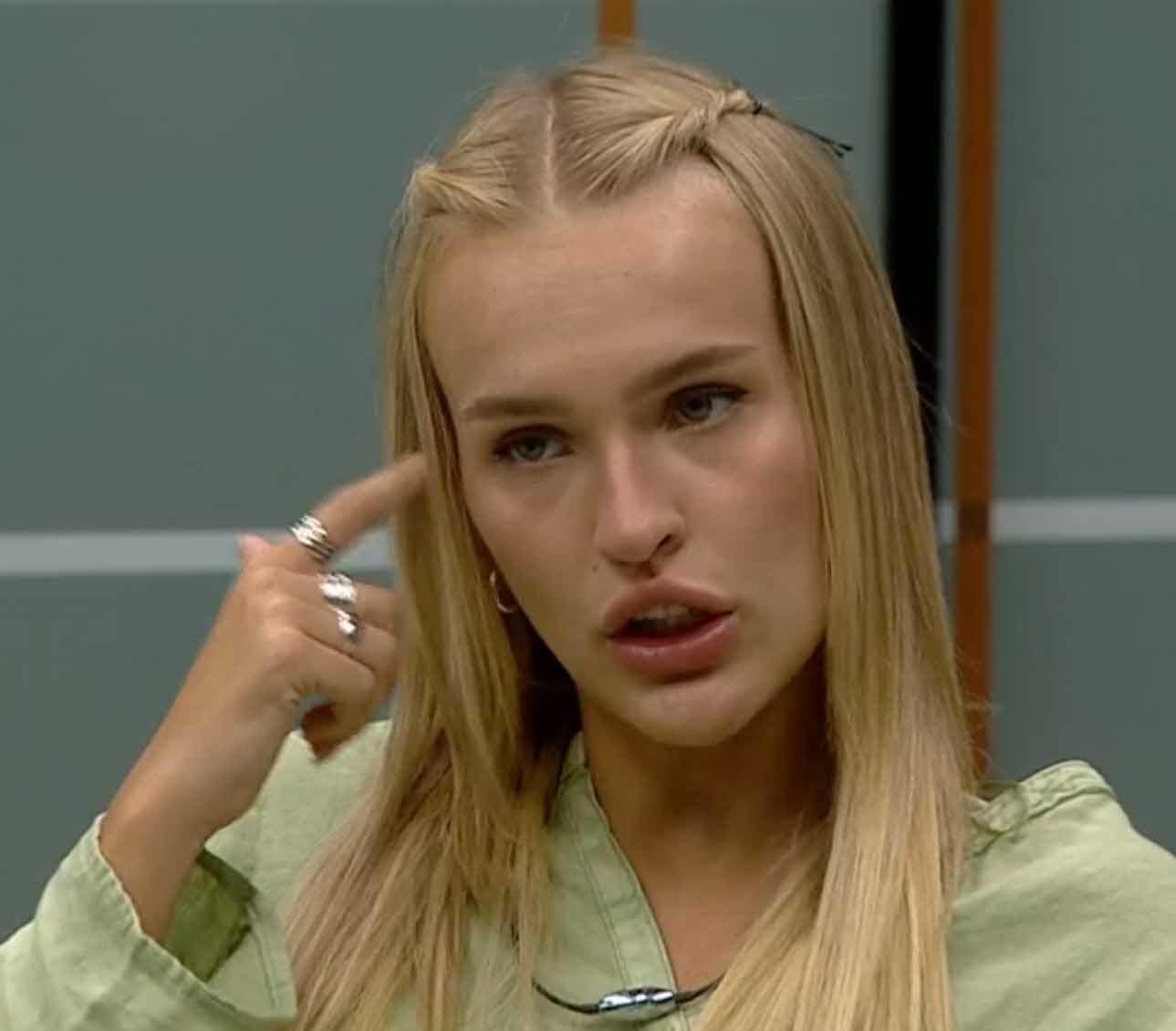 הם מפחדים? יובל שוחחה מלב אל לב עם סתיו וספגה:"תזהרי היא מרעילה אותך"