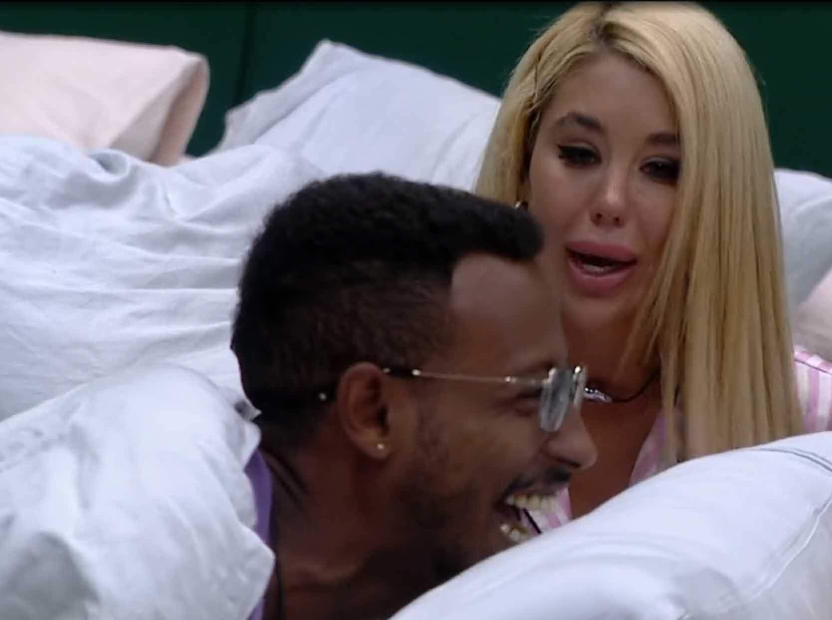 סתיו פותחת על לין:"חושבת שרוי מחכה לך, איזה גבר ירצה להיות איתך?"