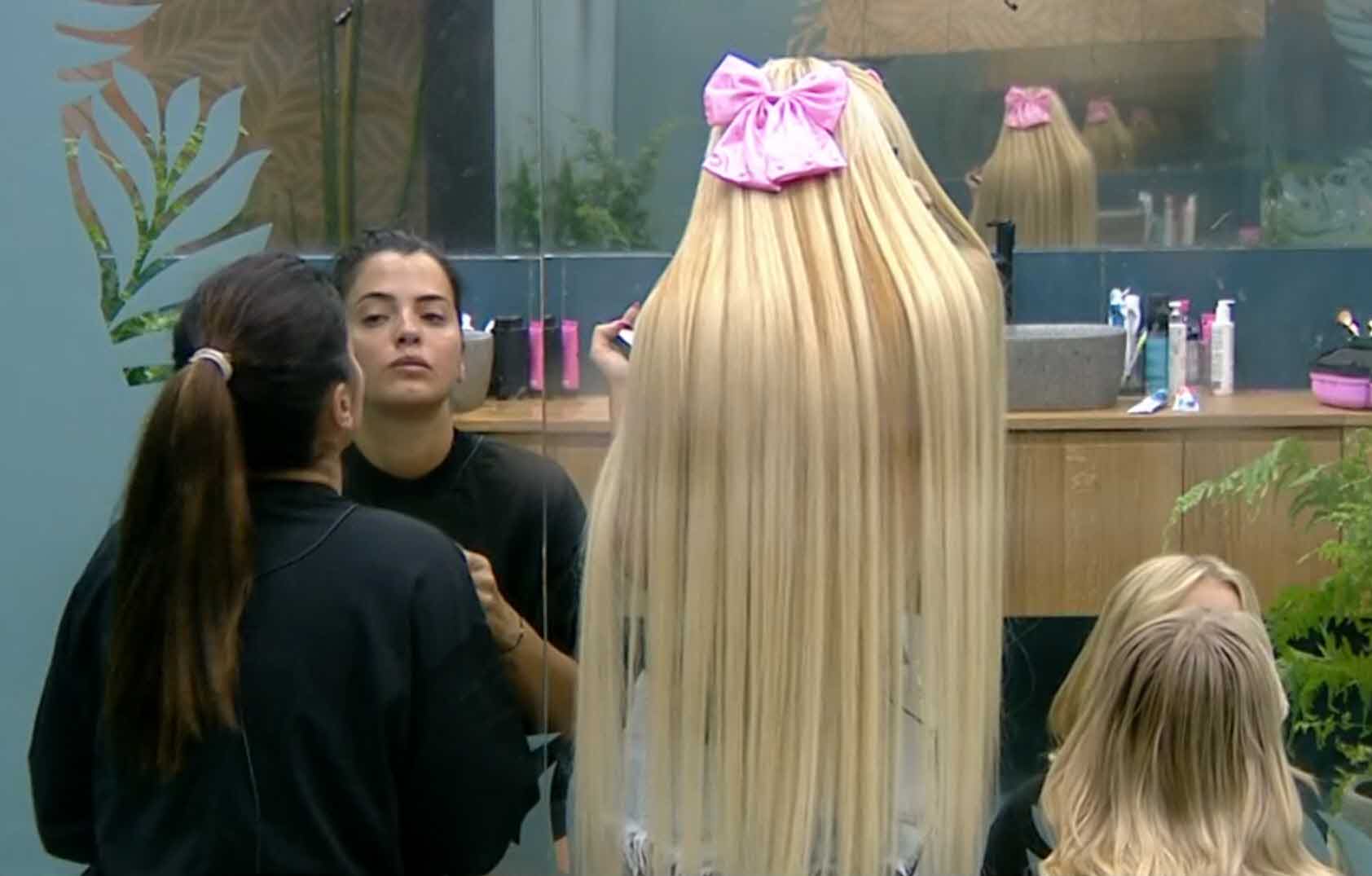 הצופים רותחים: זה מה שגל זרקה לסתיו ולא תאמינו איך היא הגיבה!