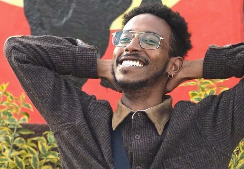 החיים שמחוץ לסערה בבית האח הגדול: אברהם אקלום שלא הכרתם נחשף