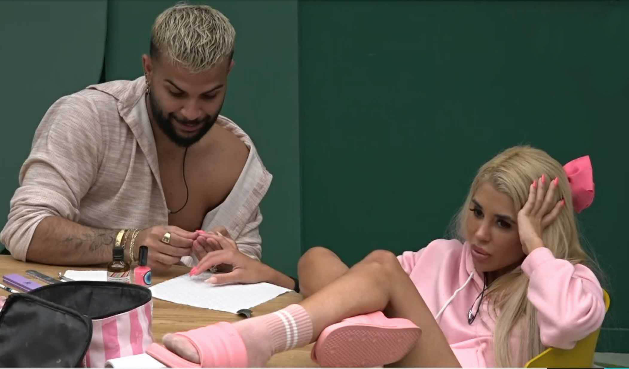 מלחמות החרם: סתיו קצין פורצת בבכי "מתעלמים ממני פה, אברהם וספיר עברייני מטבח"