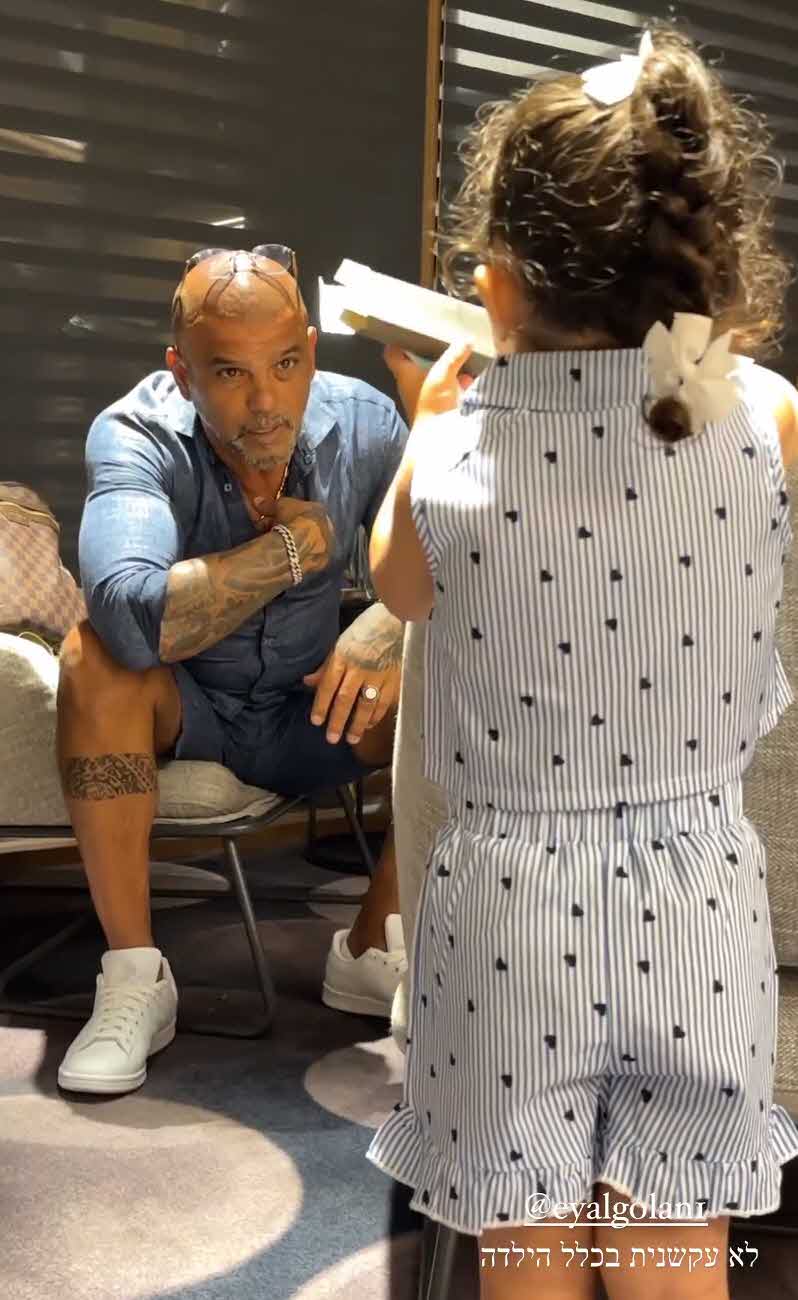 זוגיים מתמיד: אייל גולן ודניאל גרינברג עושים צעד נוסף ולא מסתתרים