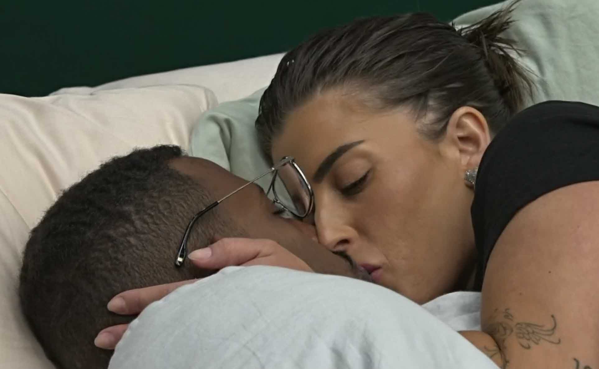 עכשיו הכל נחשף: זה מה שאמא של ספיר ושניר חושבת על הזוגיות עם אברהם ושי