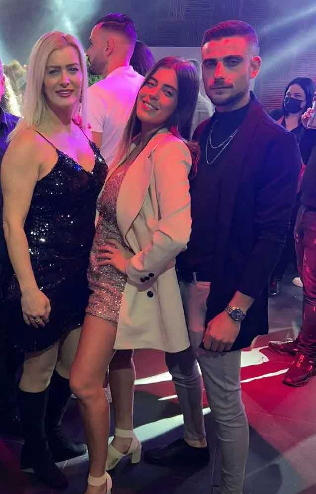 "לבורגילים פרצופים של רוצחים סדרתיים": איך אמא של ספיר ושניר הגיבה לפוסט המזעזע על משפחתה?