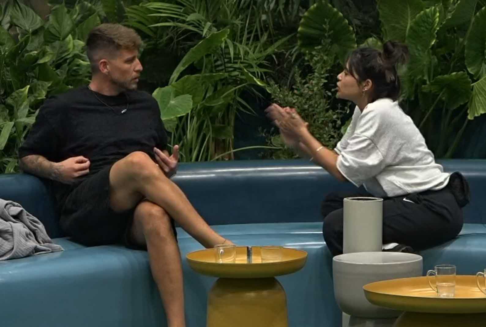 נתפסו על חם: לא תאמינו מי עומדים מאחורי הצעקות שאורי נגר מתחיל עם שי!