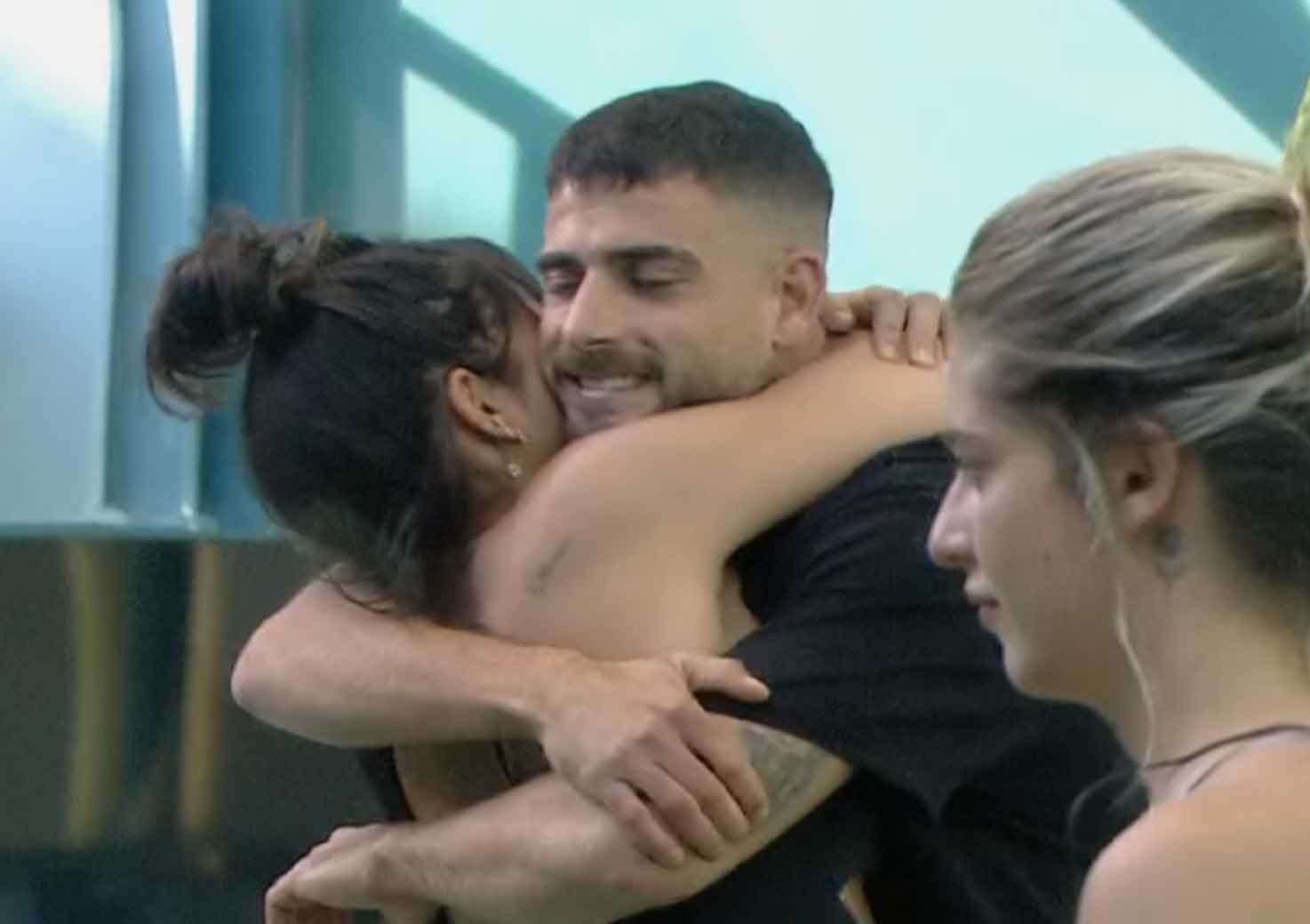 שי נפרדה משניר סופית והוא נשבר: האם הוא הפעיל נוהל עזיבה מהבית?