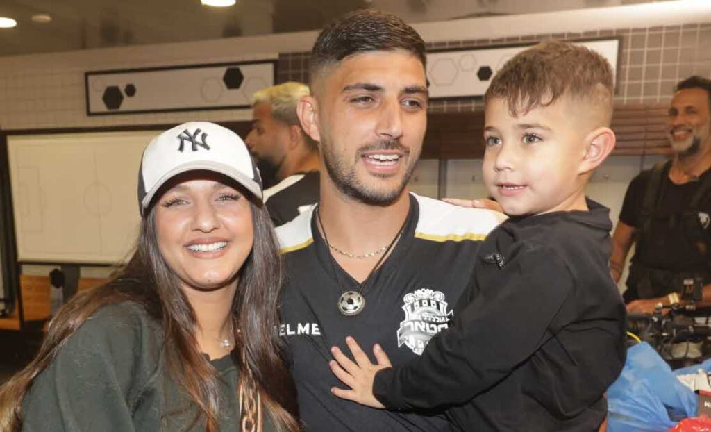 עדן בן זקן ובנה מישל מציינים רגע מרגש במיוחד לצד שוקי ביטון