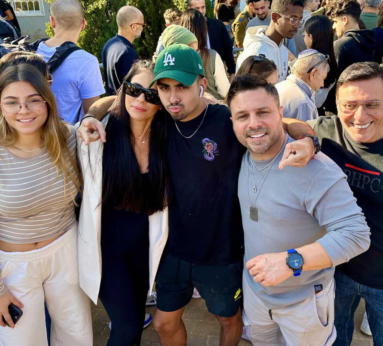 טילטיל בדמעות בגיוס בנו לקרבי: "אני כאן לשמור על המשפחה, אתה תשמור על כל העם"