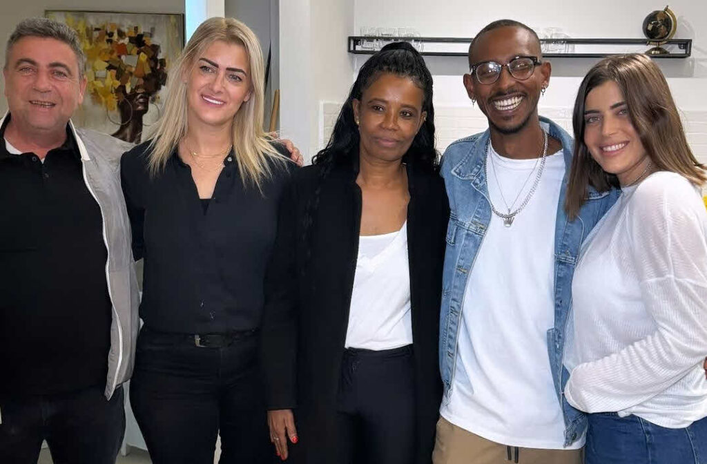 בשעה טובה: ספיר בורגיל ואברהם אקלום באירוע מרגש לצד המשפחה