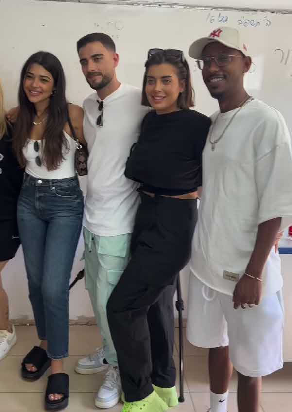 שניר בורגיל פותח הכל על ספיר: "אשתי לעתיד נמצאת בפה שלה בכל זמן נתון"