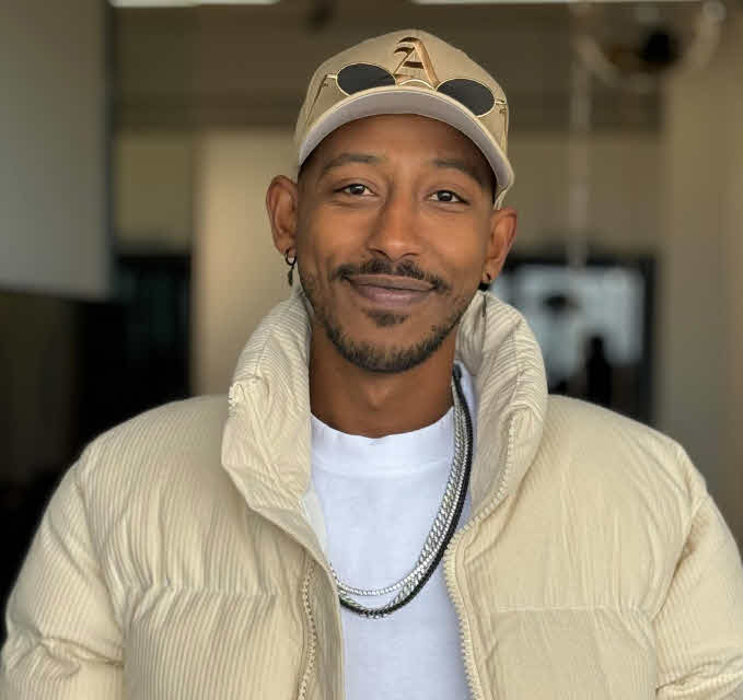 ספיר יודעת? אברהם אקלום חושף את הצעד הראשון בג'וב החדש