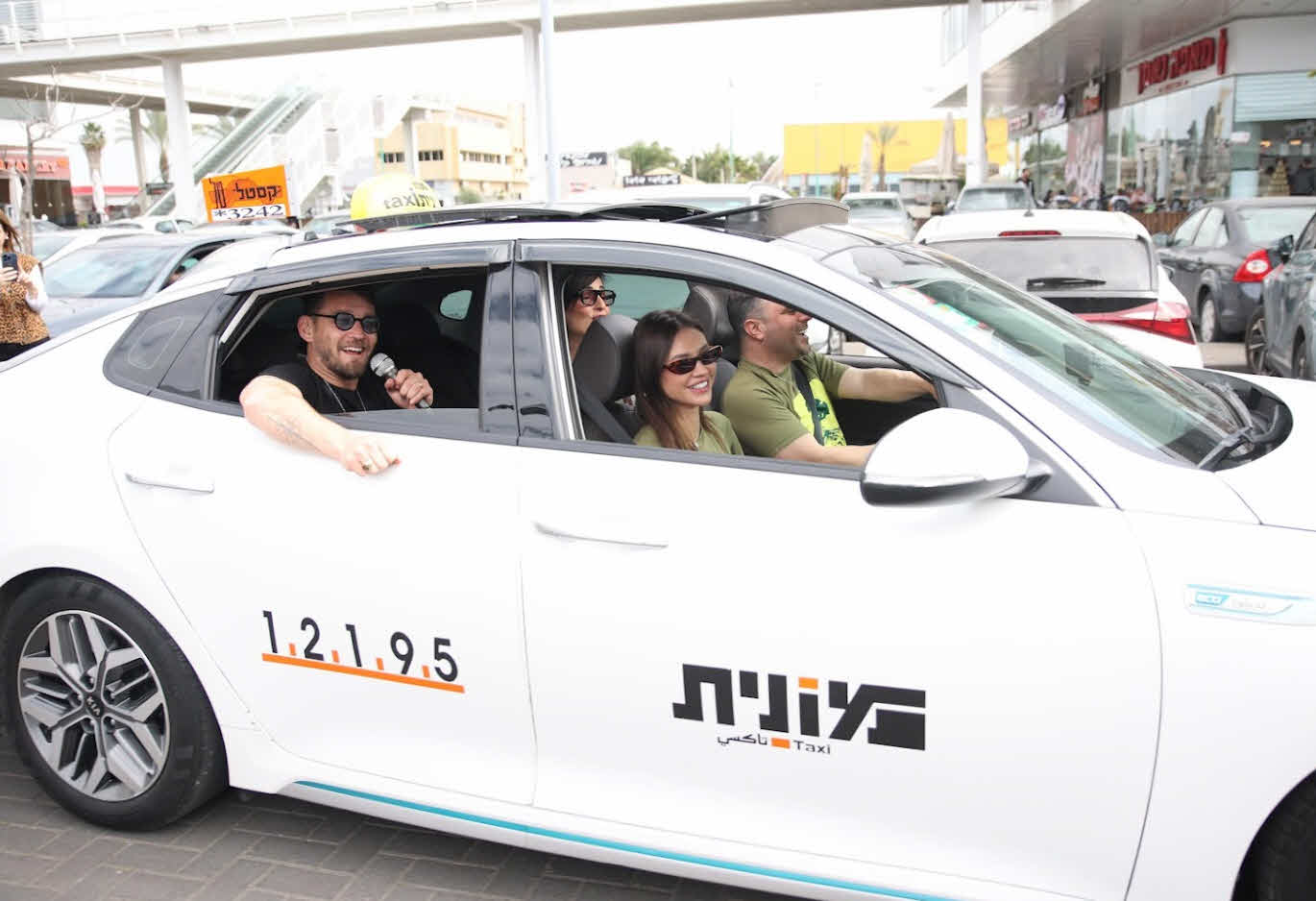 כוכבי הרשת התייצבו הבוקר רגע לפני חג הפורים כדי לעשו מצווה של ממש