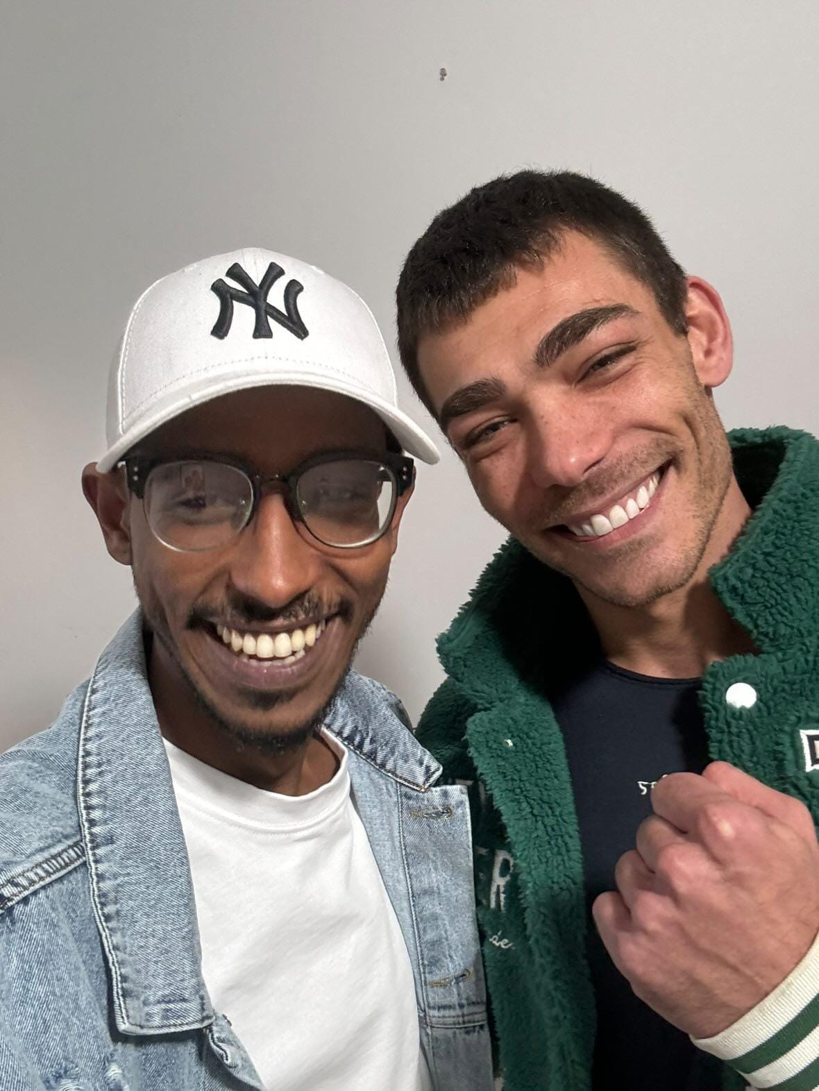 ספיר יודעת? אברהם אקלום חושף את הצעד הראשון בג'וב החדש