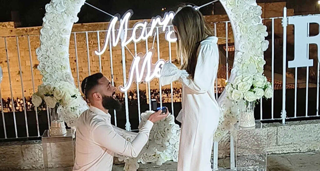 אלף פעמים כן: יוצאת האח הגדול התארסה לבן זוגה