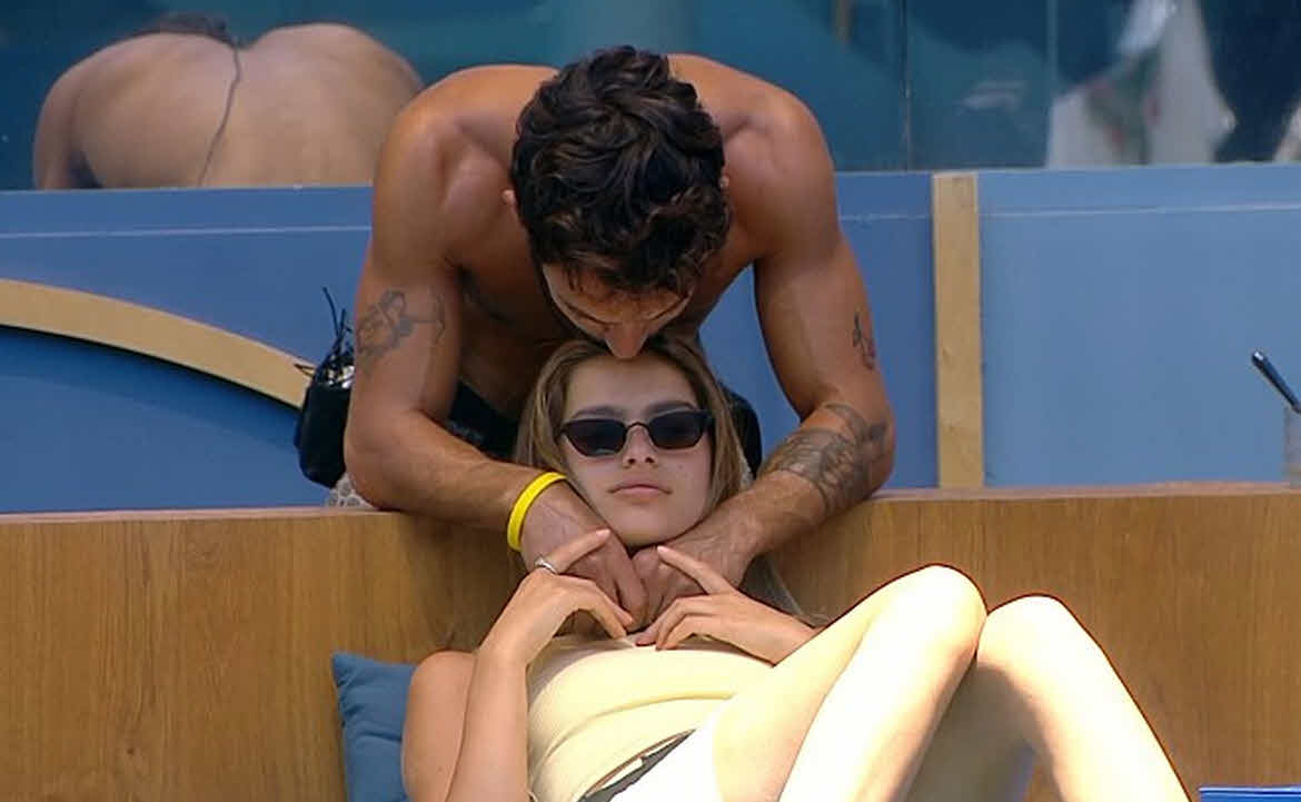 איך אמש שלה תגיב? עידן גלפר ואמילי קופר חותמים קאמבק בנשיקה